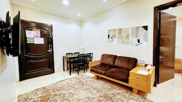 Family Apartment | 3 bedrooms, blackout drapes, free WiFi