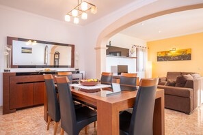 Dining - SA TEULERA (SANT JOAN) - Nice house with private swimming pool and free Wifi (Sant Joan)