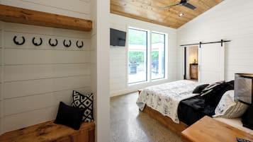 5 bedrooms, iron/ironing board, free WiFi, bed sheets