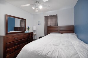 3 Schlafzimmer, Schreibtisch, Bügeleisen/Bügelbrett, kostenloses WLAN