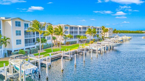 Ocean View Duplex Penthouse | Retreat amenities: tennis court, heated Pool | Vista Key One