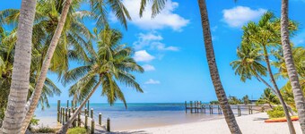 Beach Residence / Private overwater dock / Heated Pool / Mahi Key