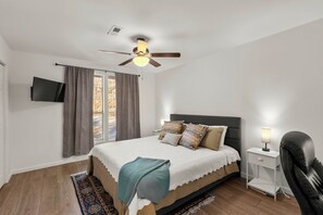 3 bedrooms, desk, free WiFi, bed sheets