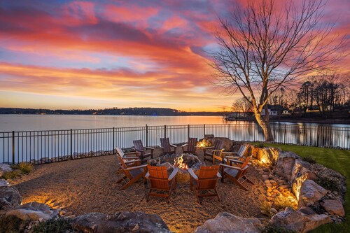 Sensational Sunsets by SoCharm | *Brand NEW* Luxury Home w/Pool/Hot Tub and Expansive Views