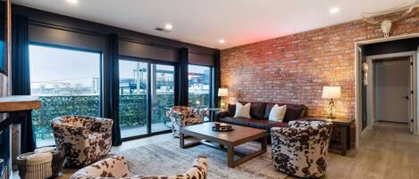 Smart-TV, Tischtennisplatte