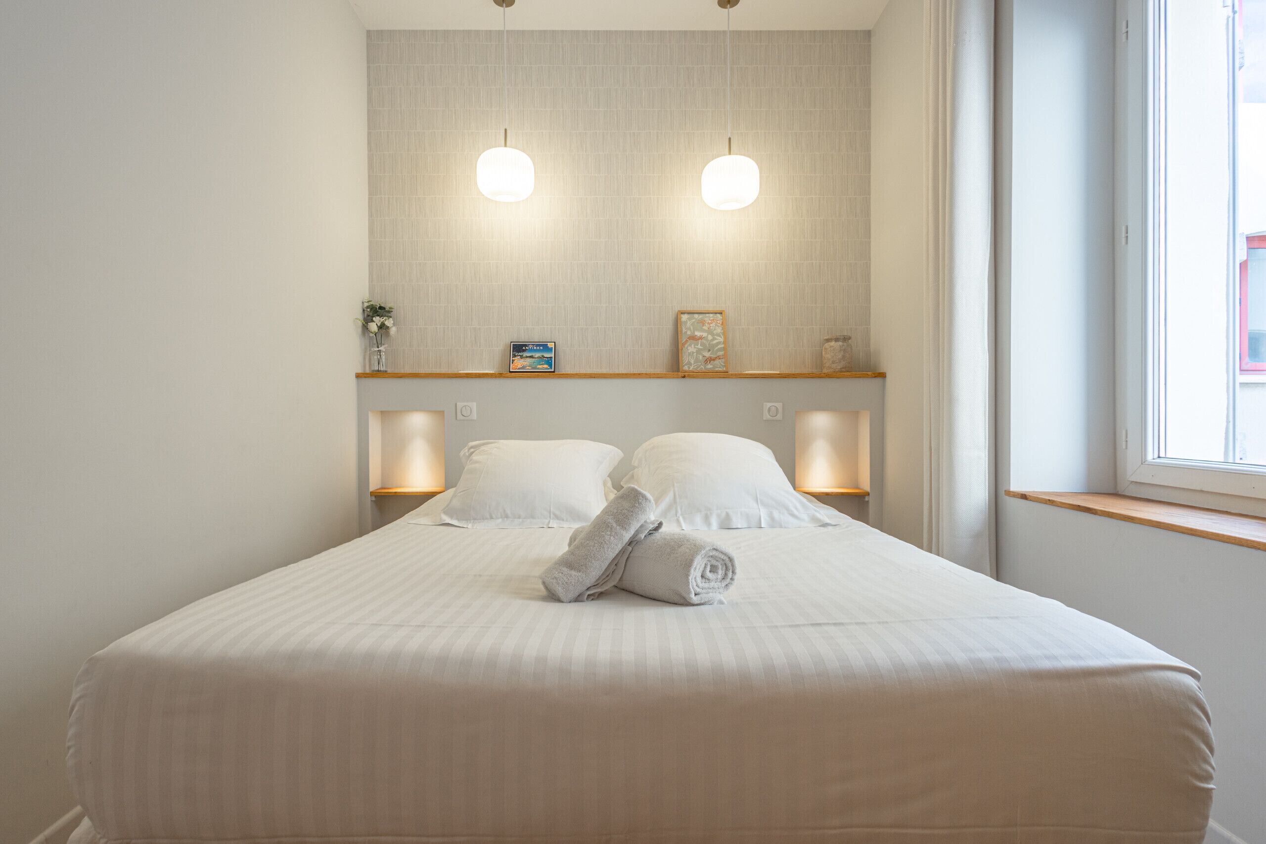 Iron/ironing board, free WiFi, bed sheets