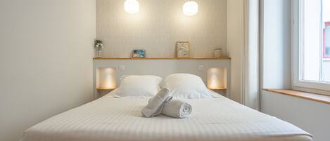 Iron/ironing board, free WiFi, bed sheets