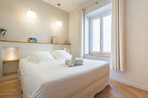 Iron/ironing board, free WiFi, bed sheets