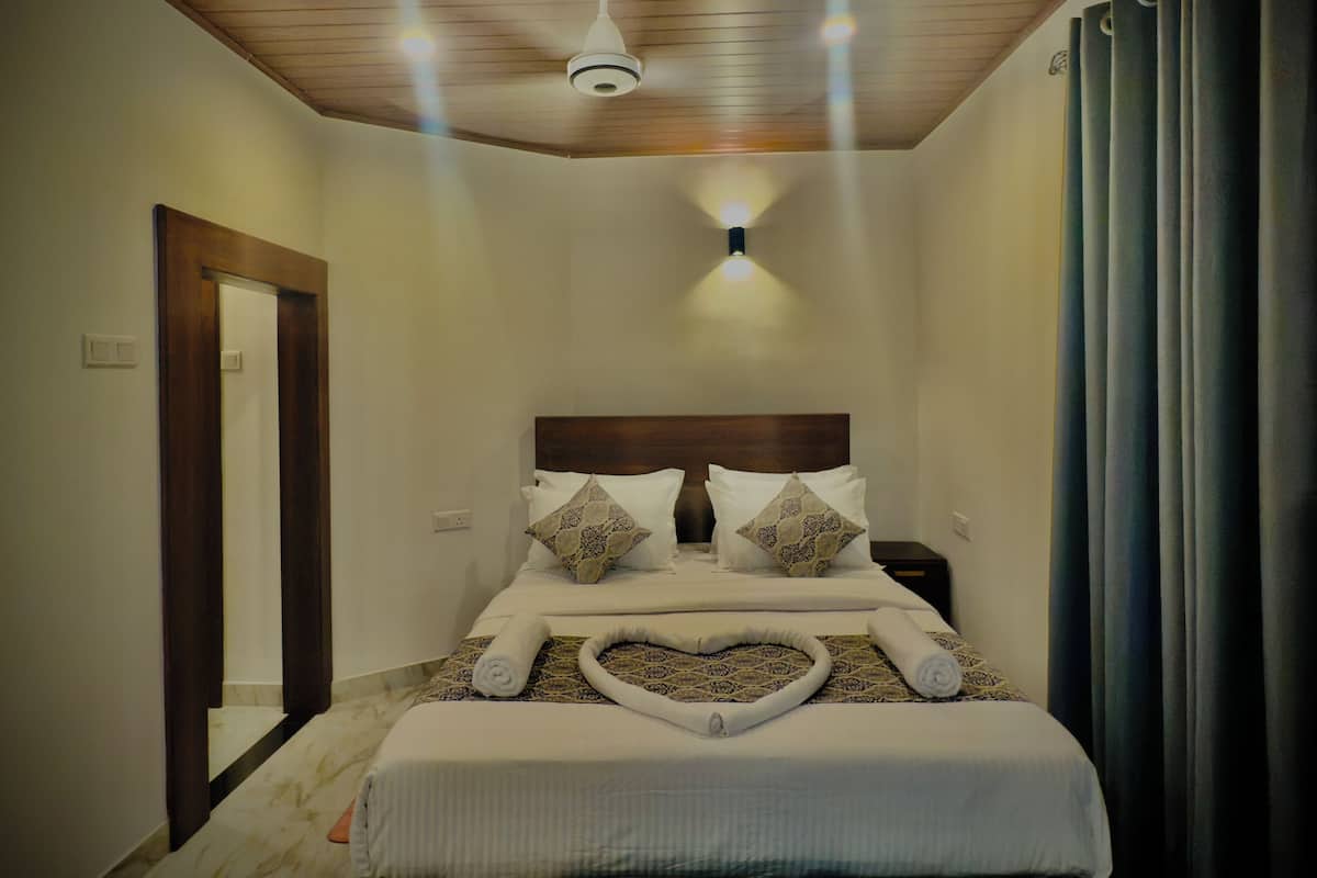 Comfort Single Room | In-room safe, desk, laptop workspace, soundproofing