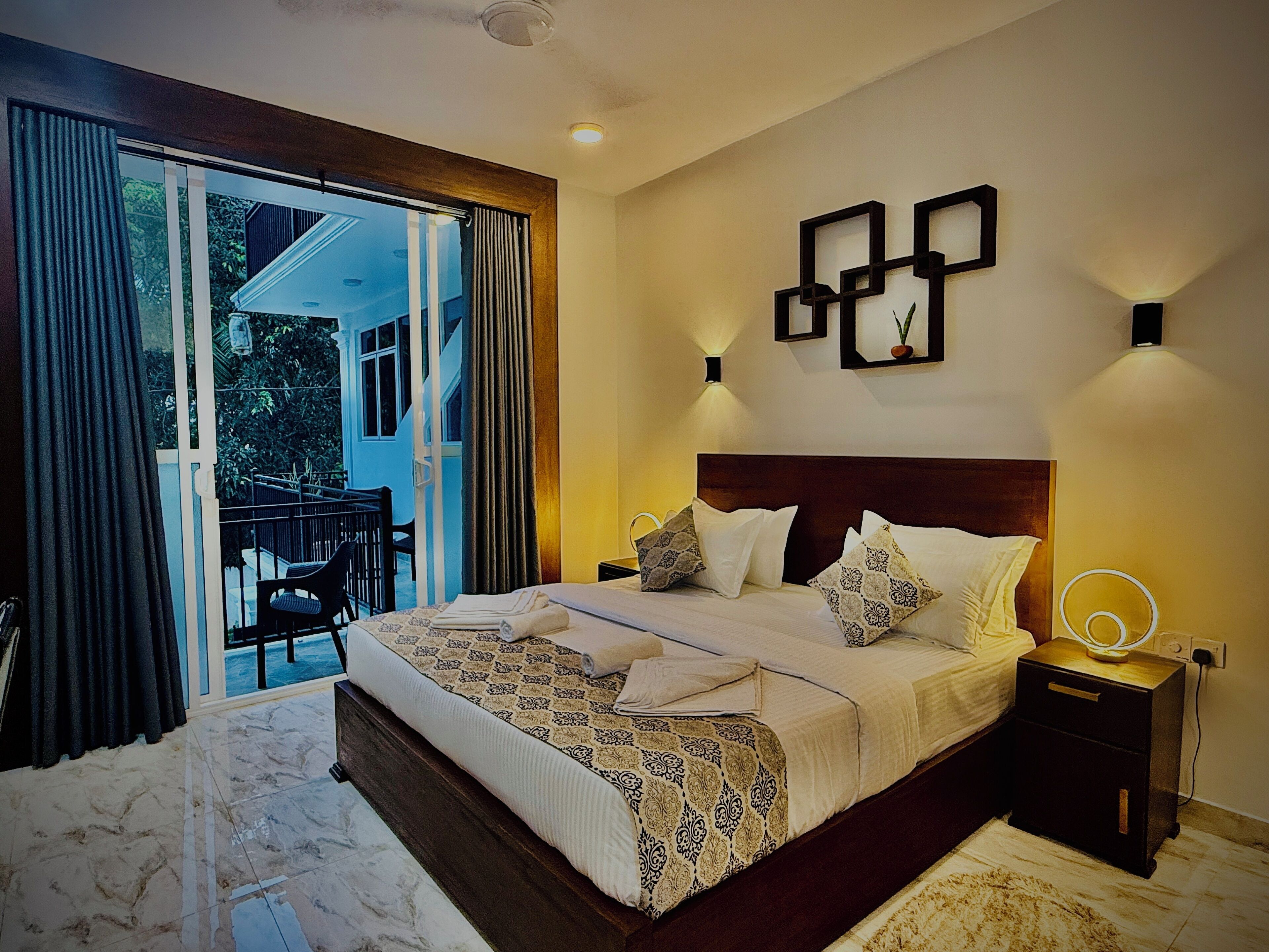 In-room safe, desk, laptop workspace, soundproofing