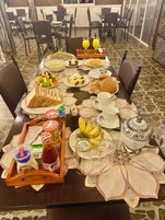 Free daily on-the-go breakfast