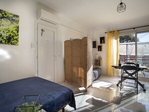 1 habitación y acceso a internet