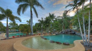 2 outdoor pools - Aussie Outback Oasis (Richmond Hill)