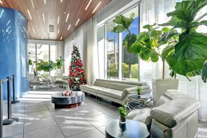 Interior - Waterfront Studio in Resort Beach Pool Gym 2405 (Hallandale Beach)