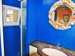 Hårtørrer, håndklæder