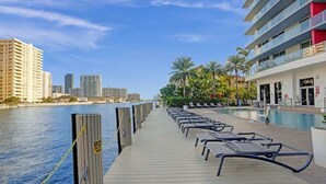 Pool - High Floor Cozy Studio -Canal View Near Beach 1210 (Hallandale Beach)