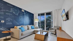 TV - Large 2-Bedroom Condo Near Ocean Beach Service 410 (Hallandale Beach)