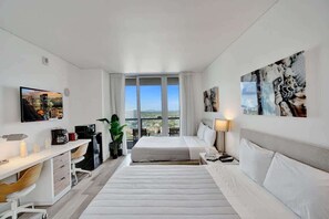 1 habitación, tabla de planchar con plancha, wifi y ropa de cama