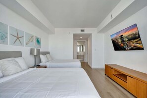 1 habitación, tabla de planchar con plancha, cuna de viaje y internet