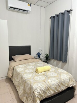 2 habitaciones, tabla de planchar con plancha, wifi y ropa de cama 