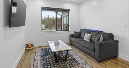 Juneau Family Friendly Getaway 301