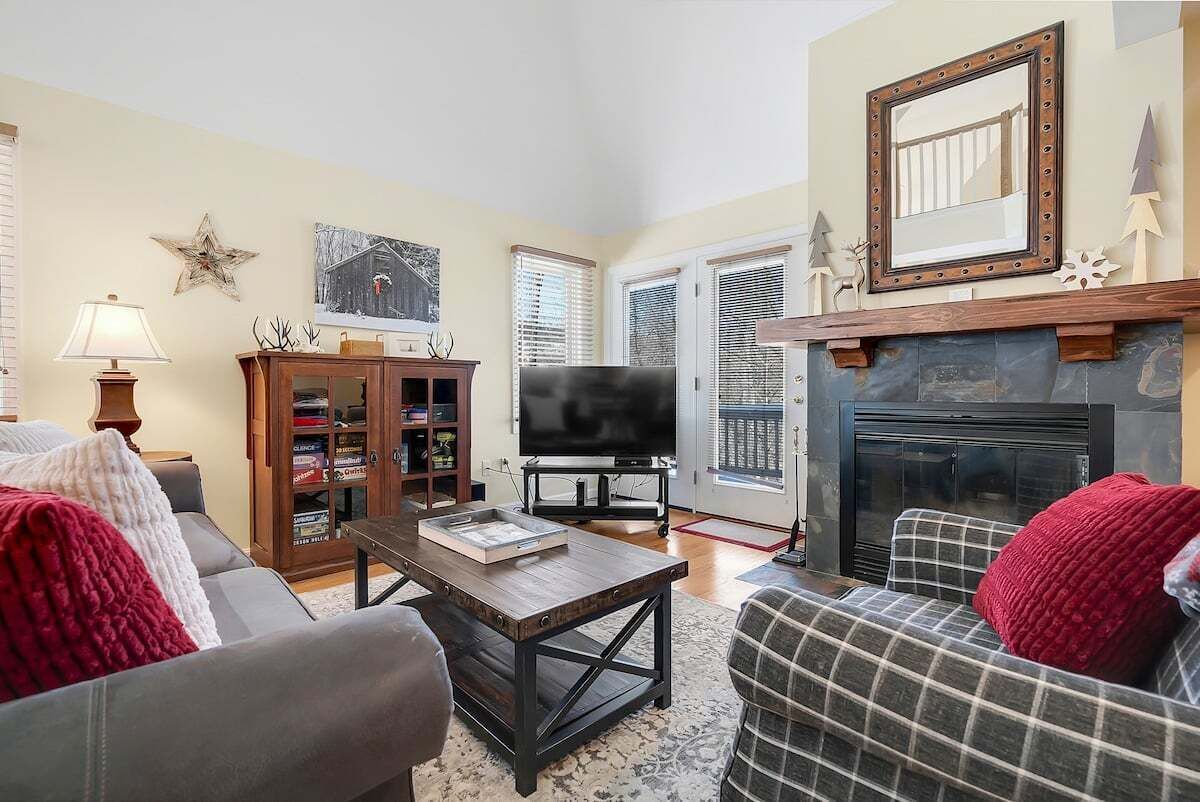 Smart TV, fireplace, offices, printers