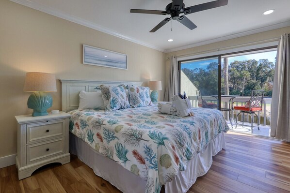 3 bedrooms, desk, iron/ironing board, travel crib