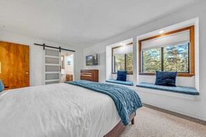 4 soverom, strykejern/-brett, wi-fi og sengetøy