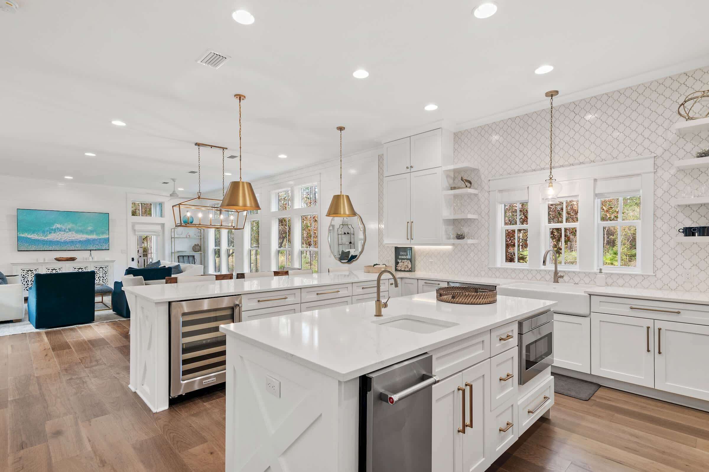 雪櫃、微波爐、焗爐、爐具