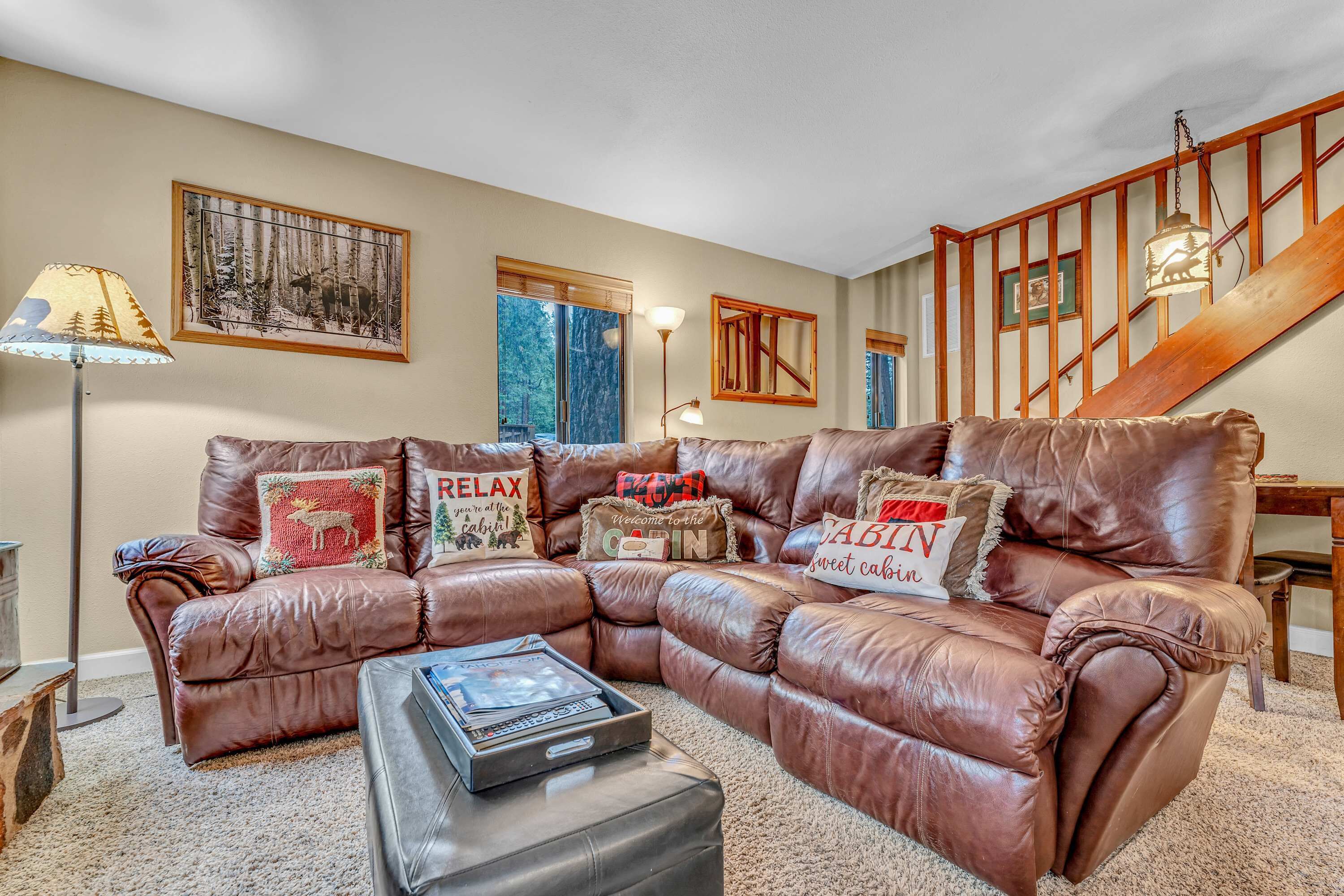 Televisión y chimenea 