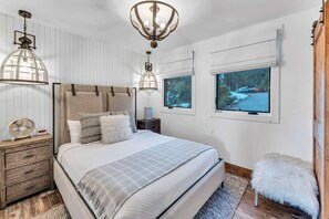 3 quartos, escrivaninha, Wi-Fi, roupa de cama