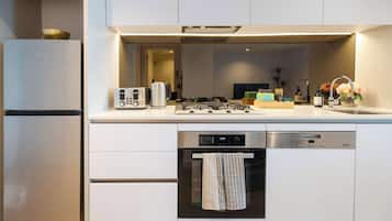 Fridge, microwave, oven, stovetop