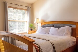 3 habitaciones, tabla de planchar con plancha, wifi y ropa de cama