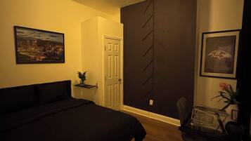 2 bedrooms, desk, iron/ironing board, WiFi