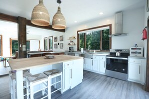 Microwave, stovetop, dishwasher