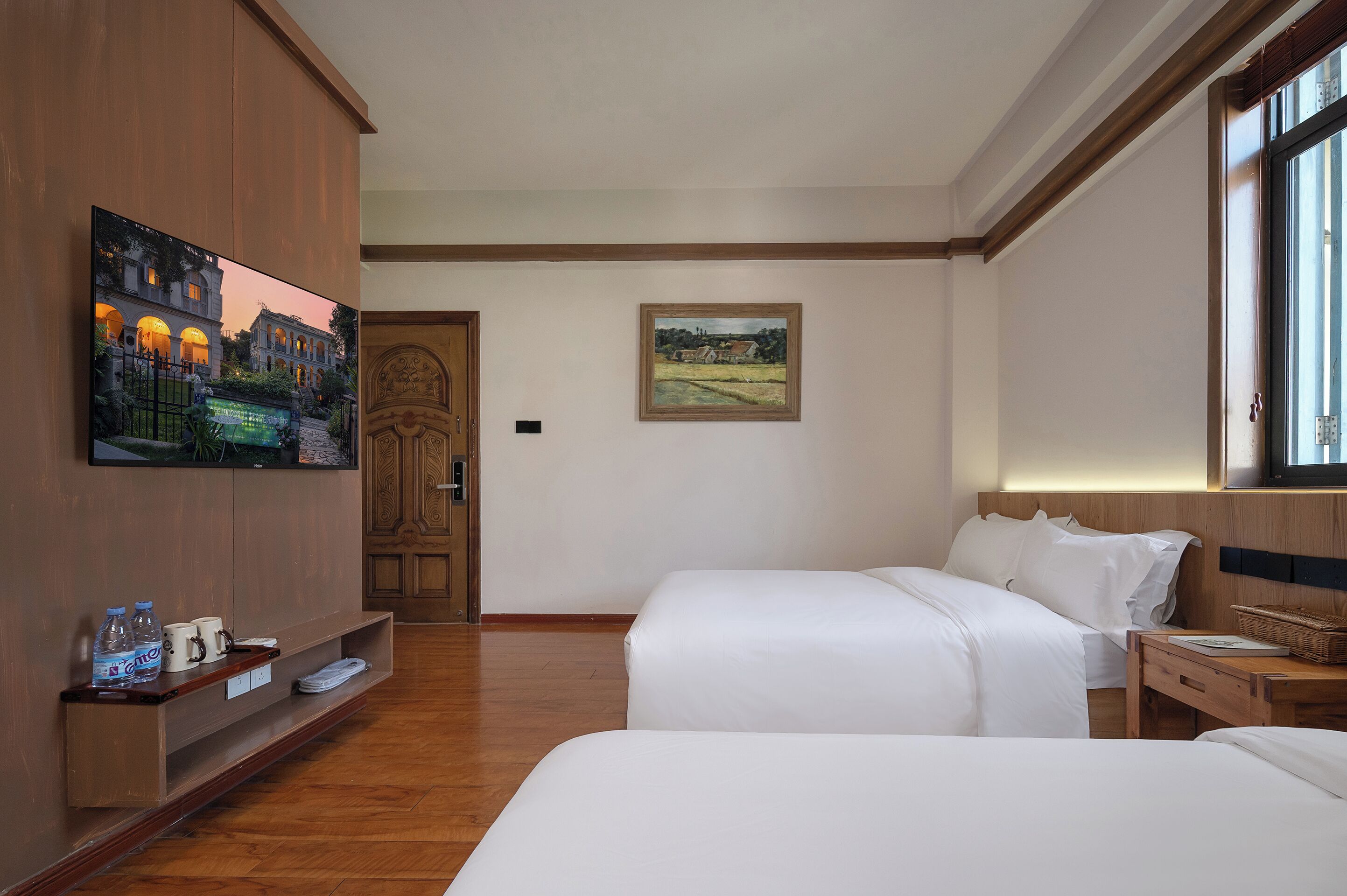 Familierom | Dundyner, skrivebord, skrivebord for bærbar PC og wi-fi (inkludert)