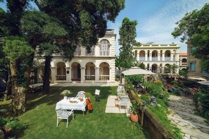 Exterior - White House Monet Garden Coffee (Xiamen)