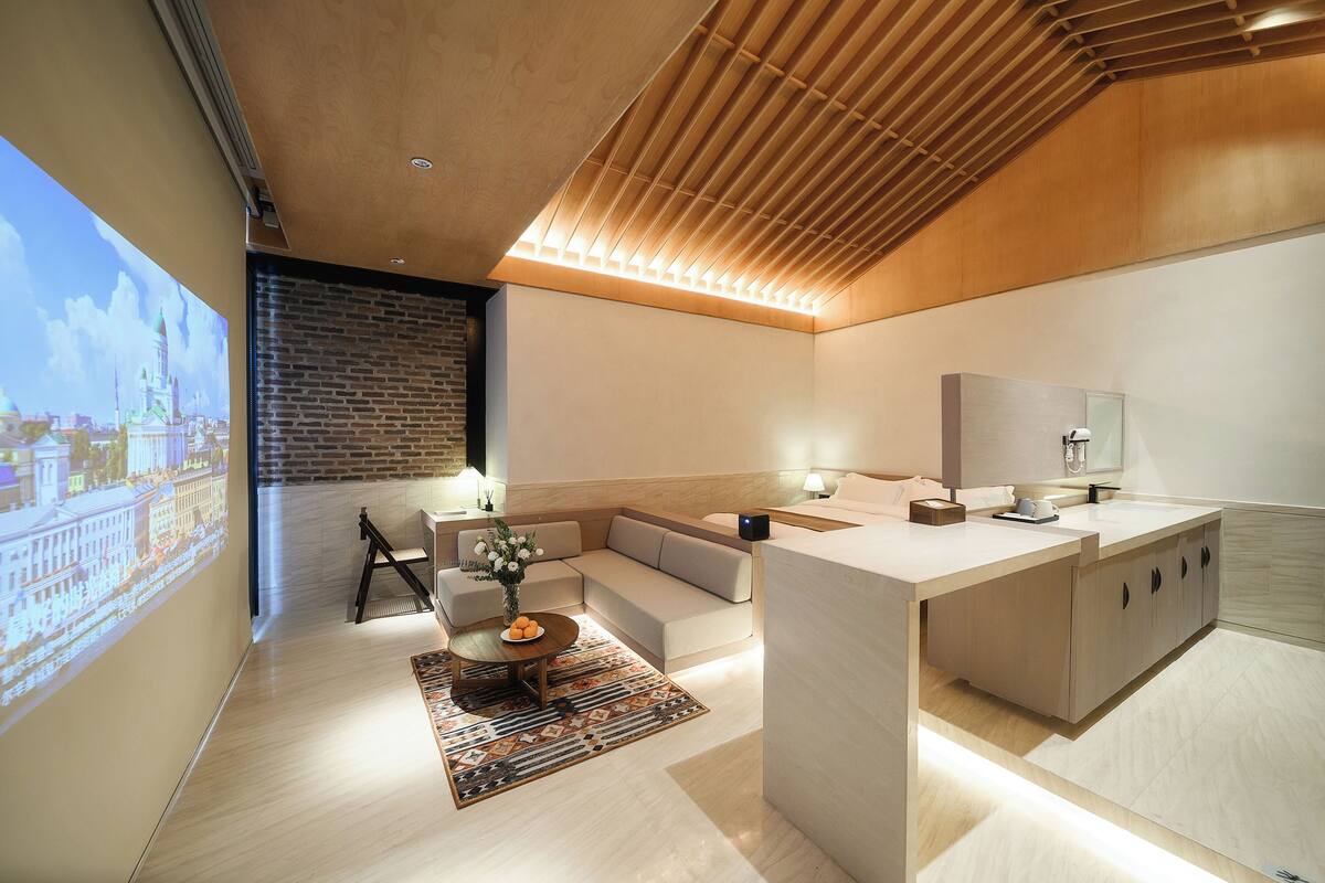 ห้องซูพีเรียดับเบิล, วิวสวน | ผ้านวมขนเป็ด, โต๊ะทำงาน, พื้นที่ทำงานแบบใช้แล็ปท็อป, Wi-Fi ฟรี