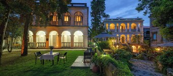 White House Monet Garden Coffee