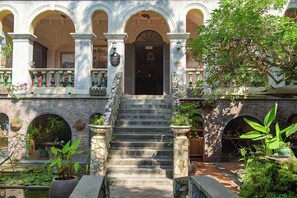 Exterior - White House Monet Garden Coffee (Xiamen)