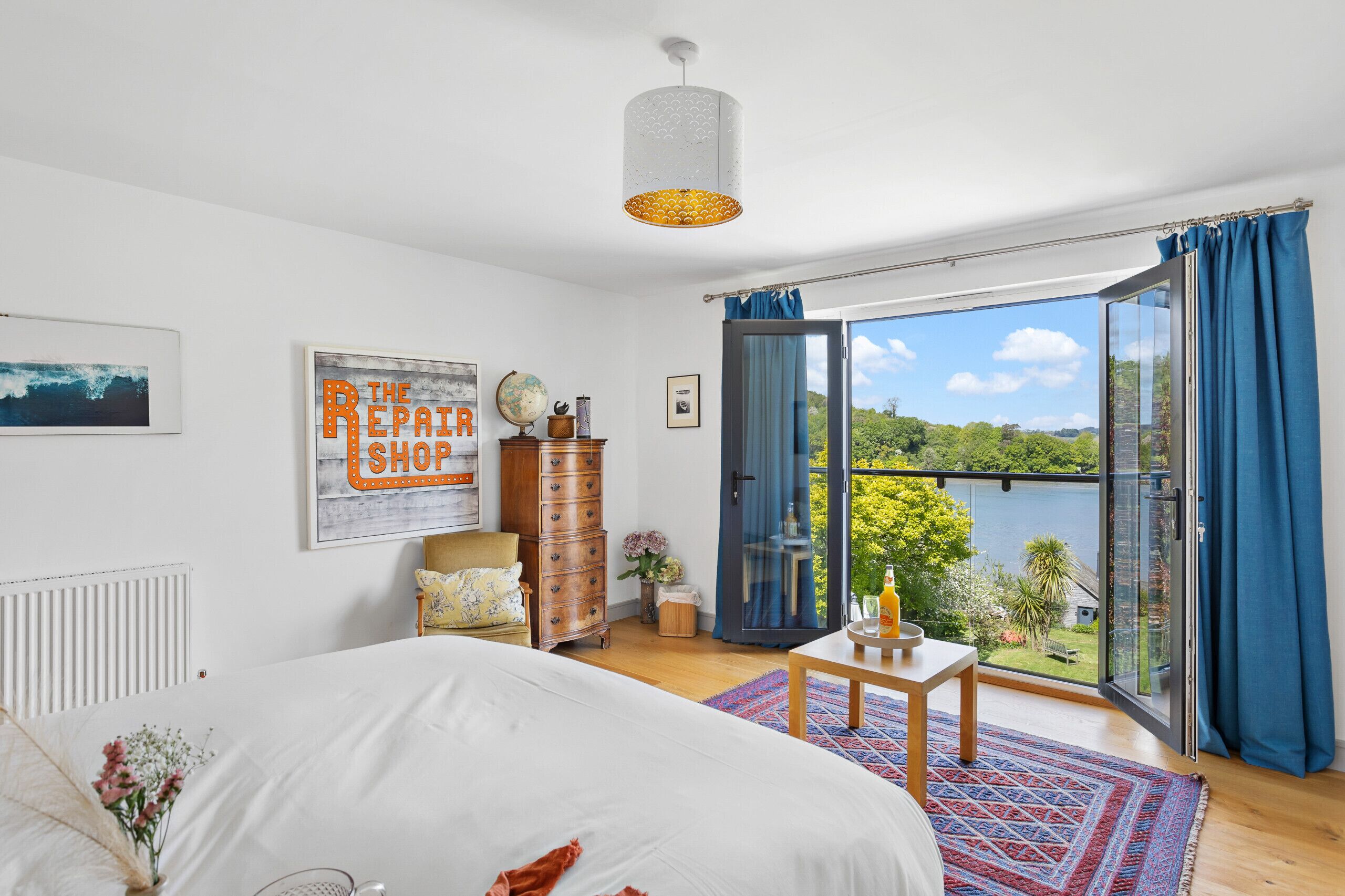 4 bedrooms, iron/ironing board, free WiFi, bed sheets