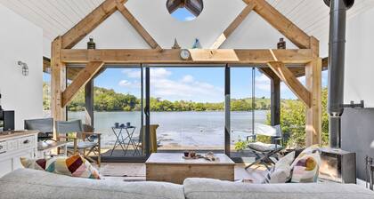 Water Edge House & Boathouse - Swimming Pool