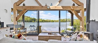 Water Edge Boathouse - On the River Dart