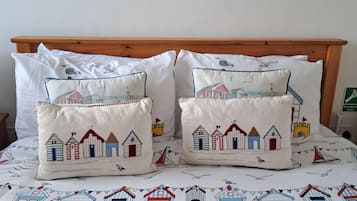2 bedrooms, bed sheets