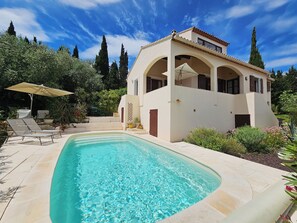 Pool - Charming villa with a pool and beautiful views (Montouliers)