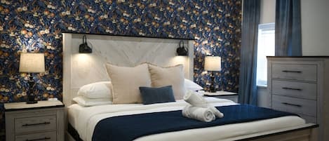 2 Schlafzimmer, Schreibtisch, Bügeleisen/Bügelbrett, Reisekinderbett