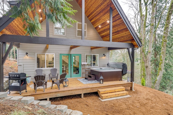 Longview Vacation Rental | 2BR | 2BA | 1,400 Sq Ft | 4 Steps to Enter