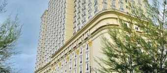 Champs Elysees Homestay by Landmark