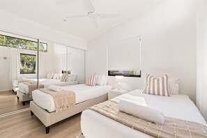 2 bedrooms, desk, iron/ironing board, travel cot