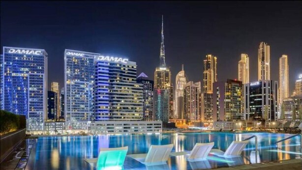 Pool - Spacious 1Bedroom, Burj views, Infinity Pool & Jacuzzi (Dubai)